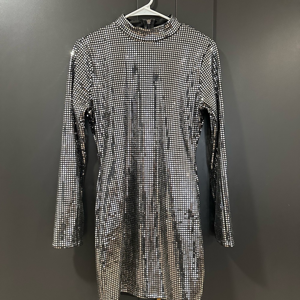 Metallic Silver Womens Mini Dress Long Sleeve Size Small - stretchy